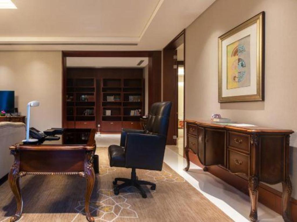 Suzhou Jinji Lake Grand Hotel Exterior photo