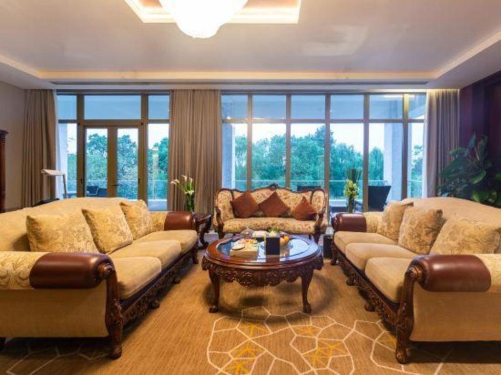 Suzhou Jinji Lake Grand Hotel Exterior photo