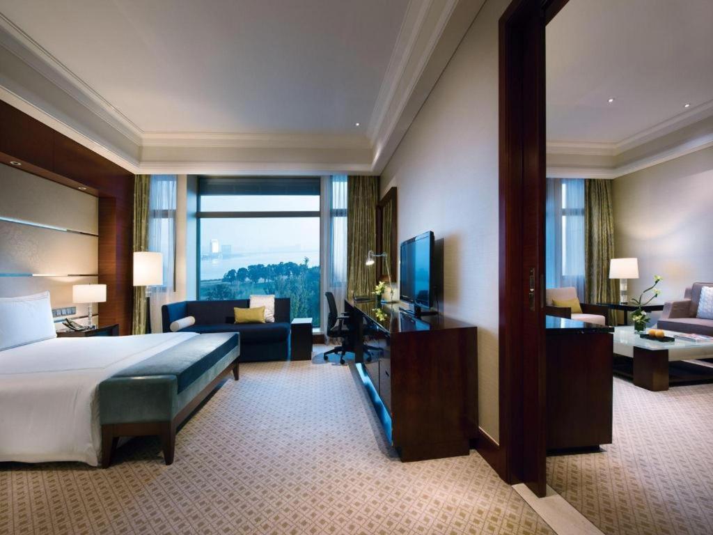 Suzhou Jinji Lake Grand Hotel Exterior photo