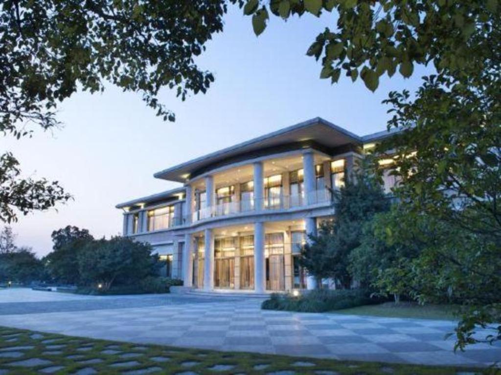 Suzhou Jinji Lake Grand Hotel Exterior photo